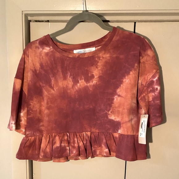 Lizard Thicket Tops - NWT TYE DYE CROPPED TEE!